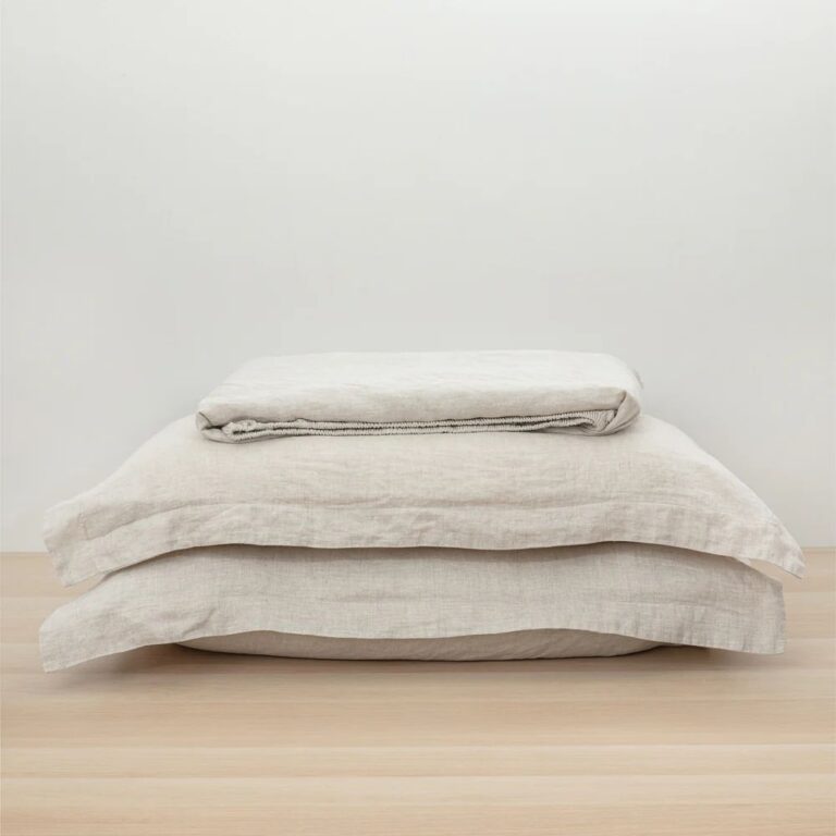 Image of the full Linen Fitted Sheet Set in natural