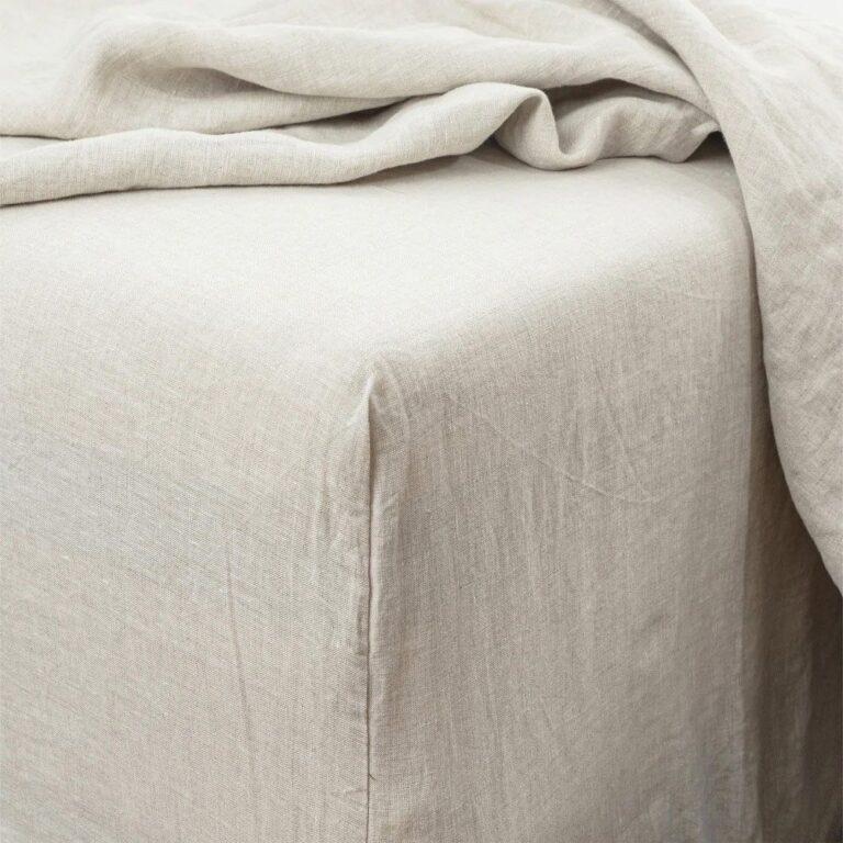 Close Up of the Linen Fitted Sheet Set corner in natural